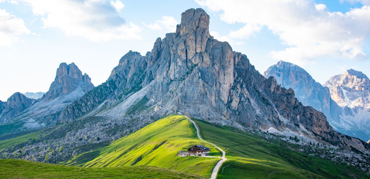 Cicloturismo nelle Dolomiti_ Guida ai Percorsi Imperdibili - foto 02