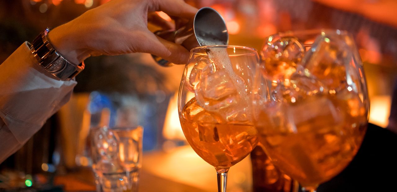 Lo Spritz Veneziano_ Il Cocktail Simbolo della Laguna 