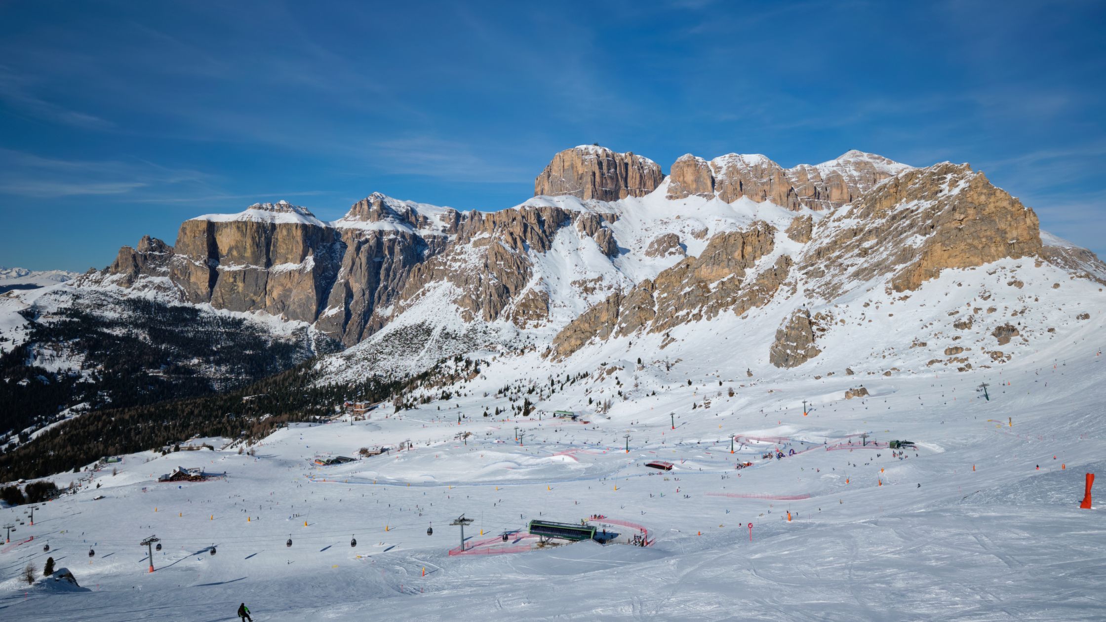 Trekking Dolomiti_ 5 itinerari imperdibili per un’avventura unica - foto 01