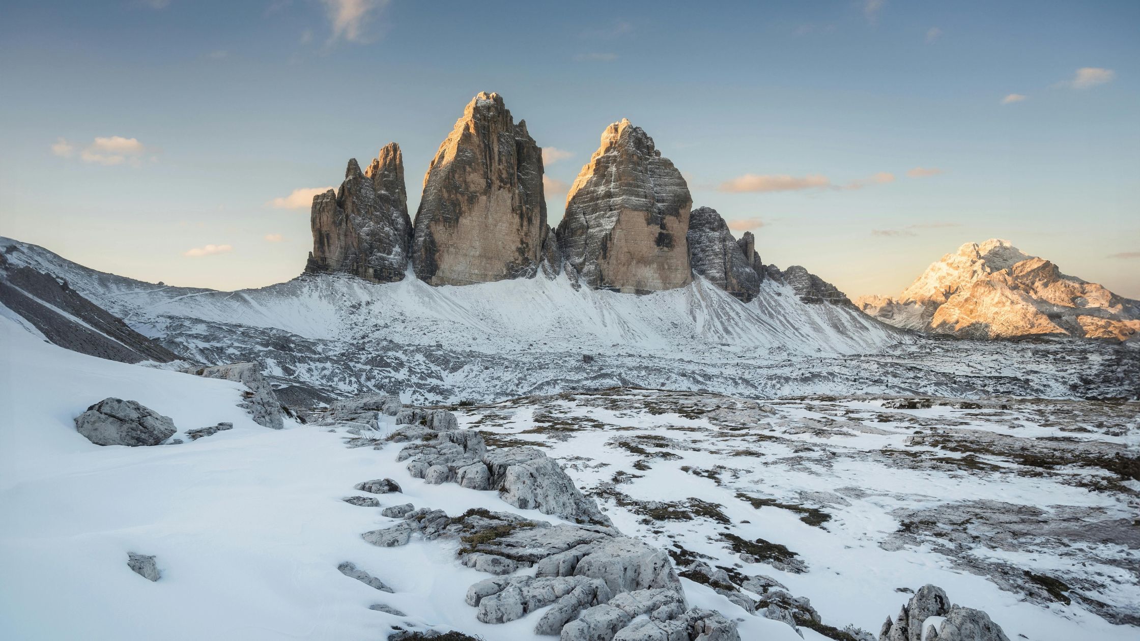 Trekking Dolomiti_ 5 itinerari imperdibili per un’avventura unica - foto 02