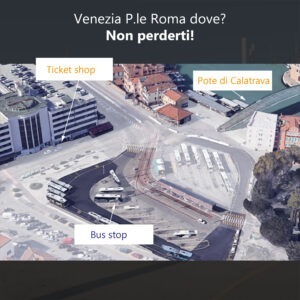 4-300x300 Papà che tiene in braccio la figlia e la mamma di fianco sorride